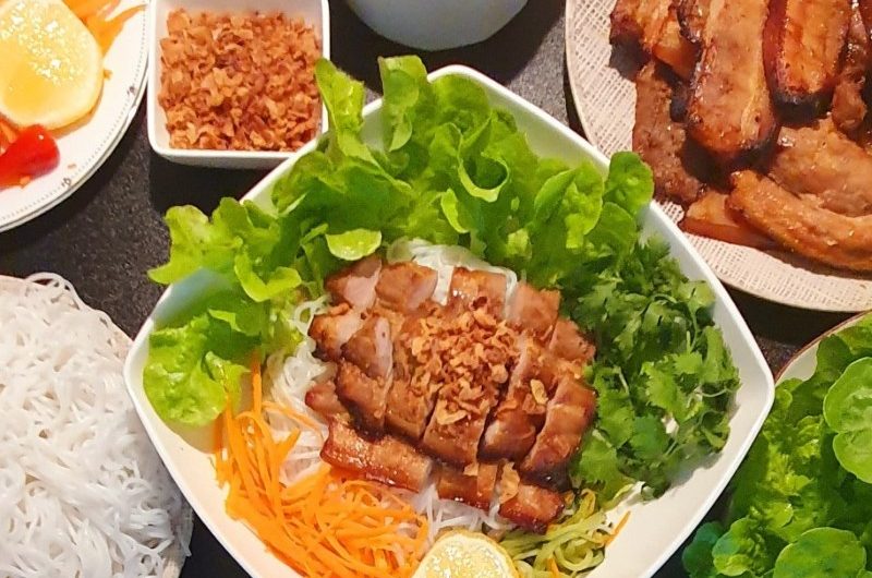 Just 3 Simple Steps To Make A Bowl Of Delicious Grilled Pork Vermicelli (Bún Thịt Nướng) Like Vietnamese