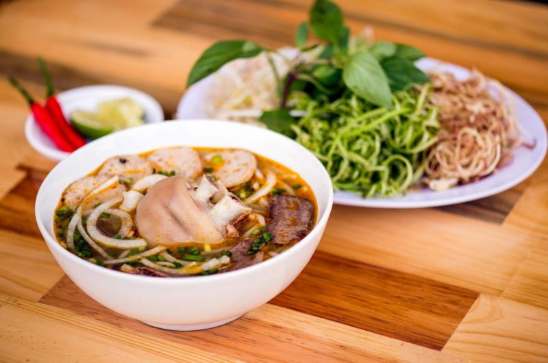 4 Steps To Make Hue Beef Vermicelli (Bún Bò Huế) With Vietnamese Taste