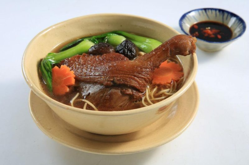 5 Simple Steps To Make Delicious Duck Noodles (Mì Vịt) Like Vietnamese